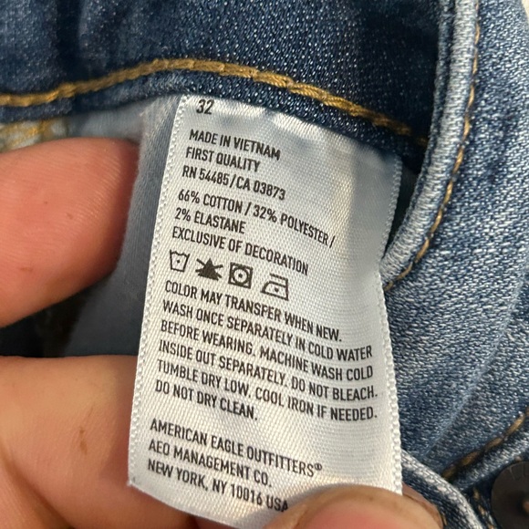 American Eagle Outfitters | Ripped Jean Shorts | Size 32 - Picture 4 of 7